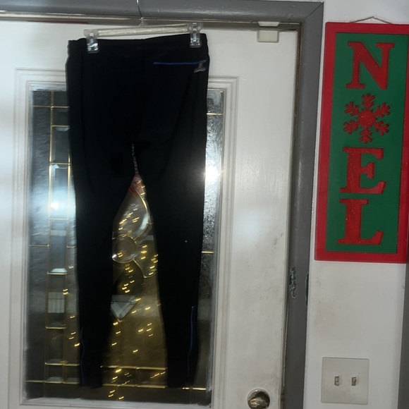 Woman’s Patagonia joggers - Picture 4 of 7